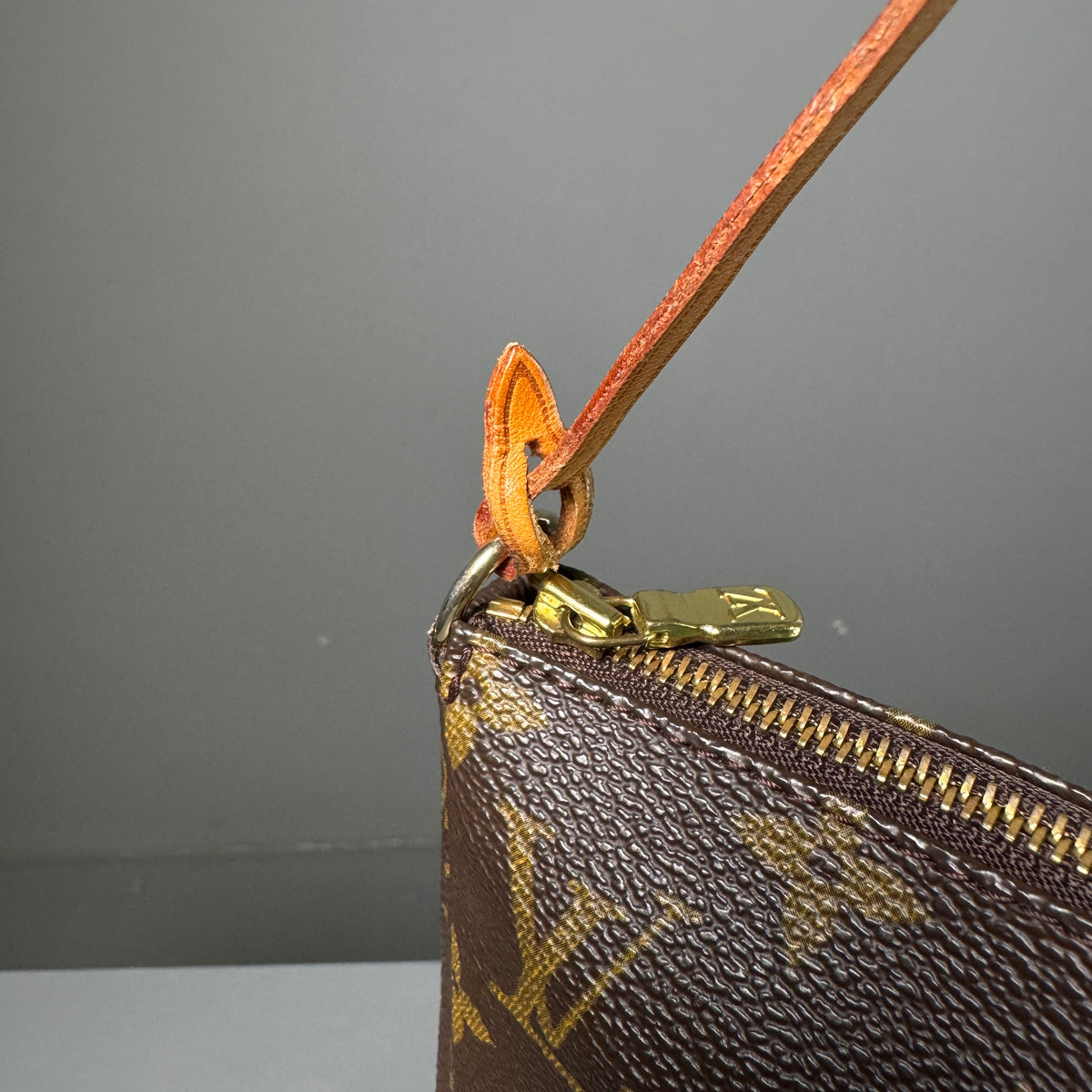 Louis Vuitton Pochette Accessoires aus Monogram Canvas, 1999