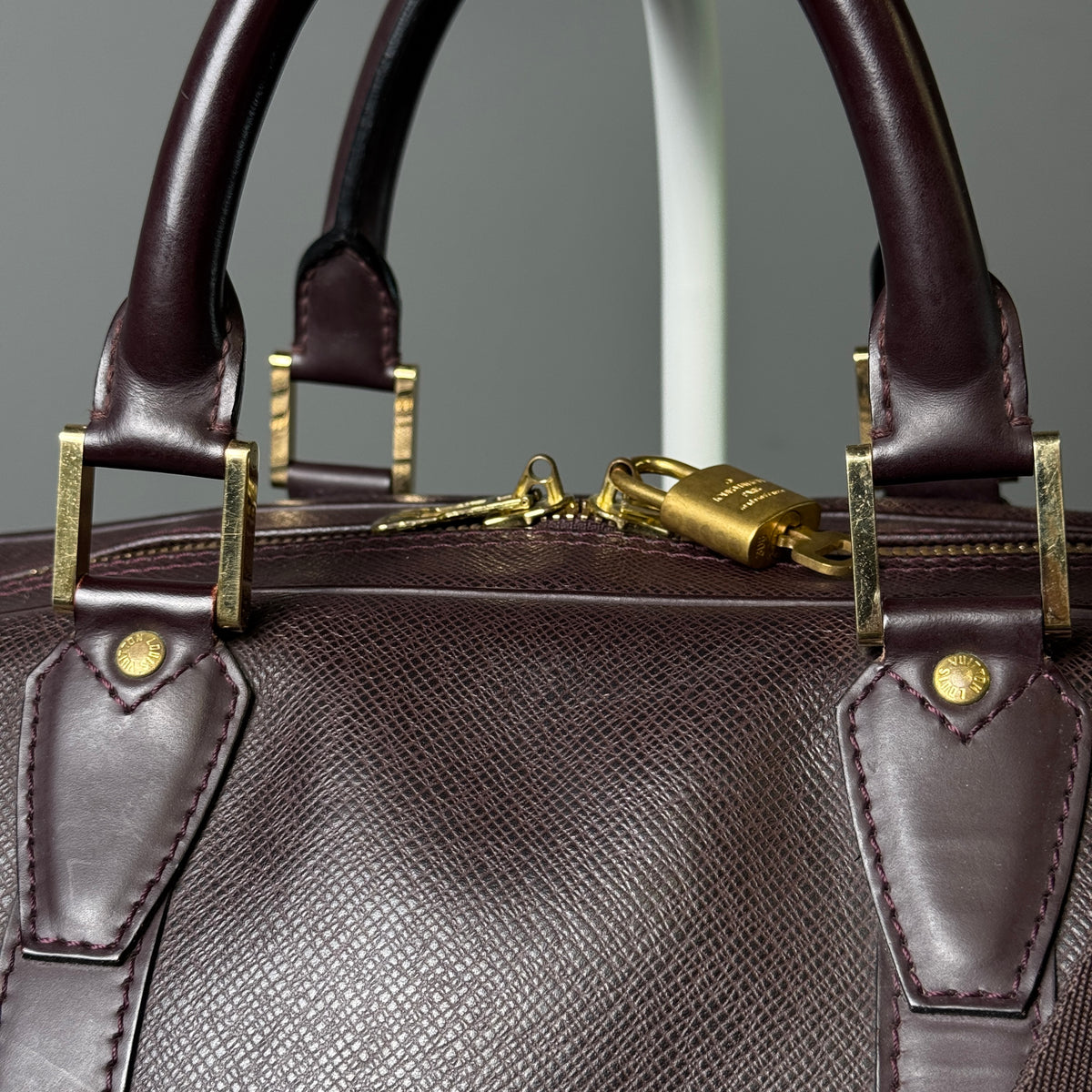Louis Vuitton Kendall PM Reisetasche Taiga Acajou, 2002