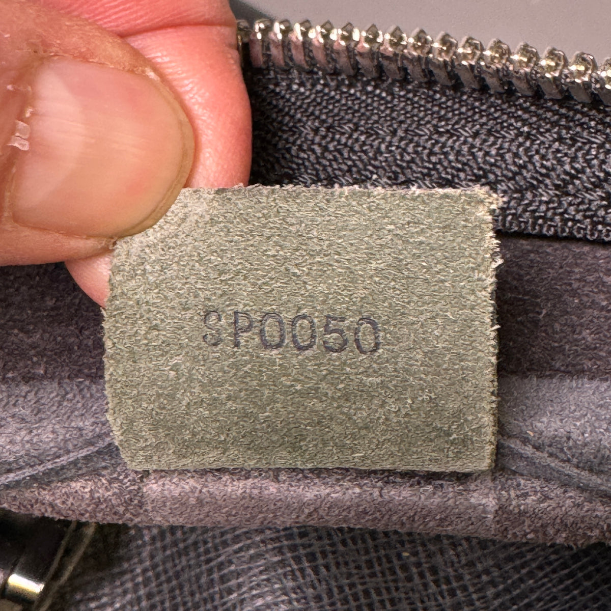 Louis Vuitton Kendall PM Reisetasche Taiga Gris Ardoise, 2000