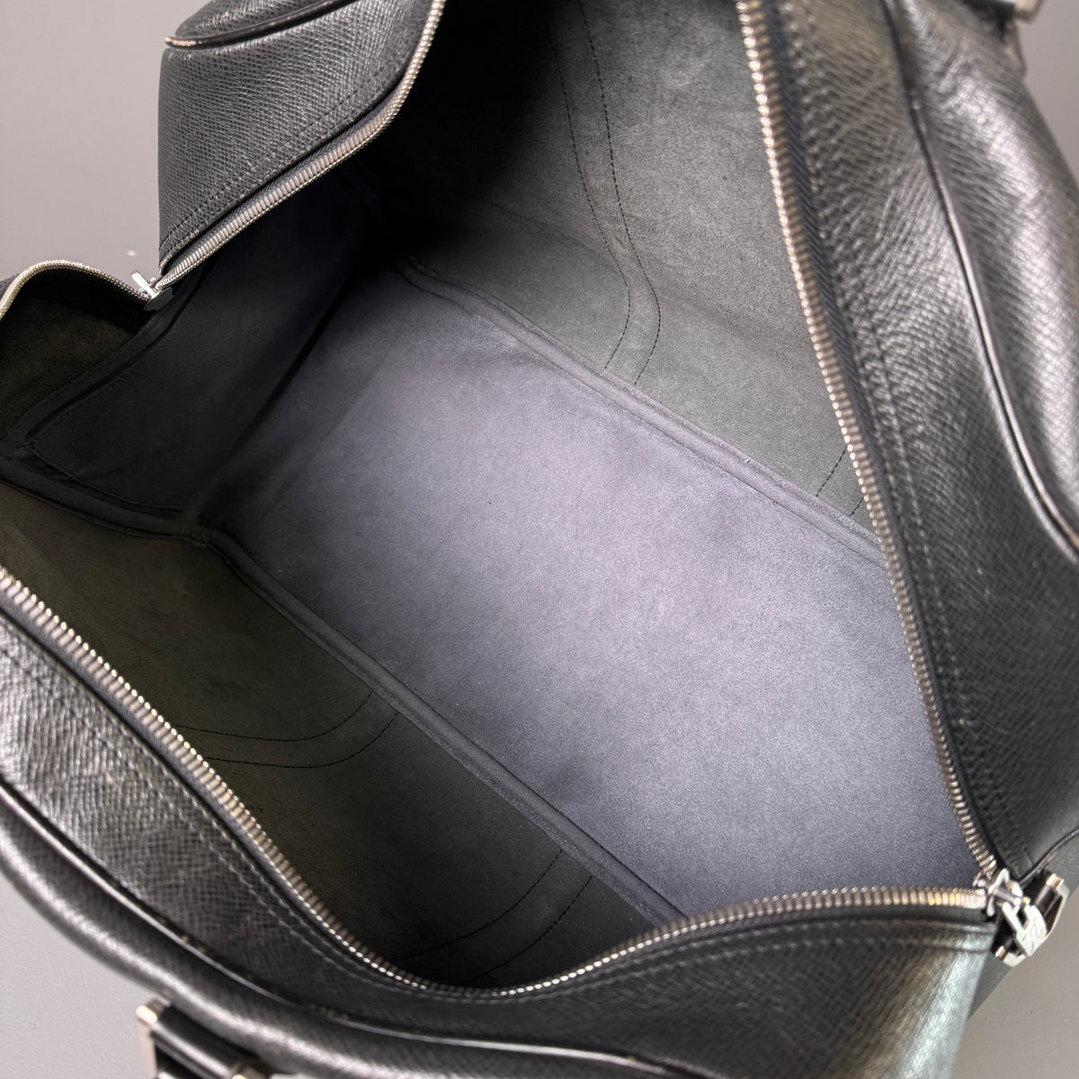 Louis Vuitton Kendall PM Reisetasche Taiga Gris Ardoise, 2003