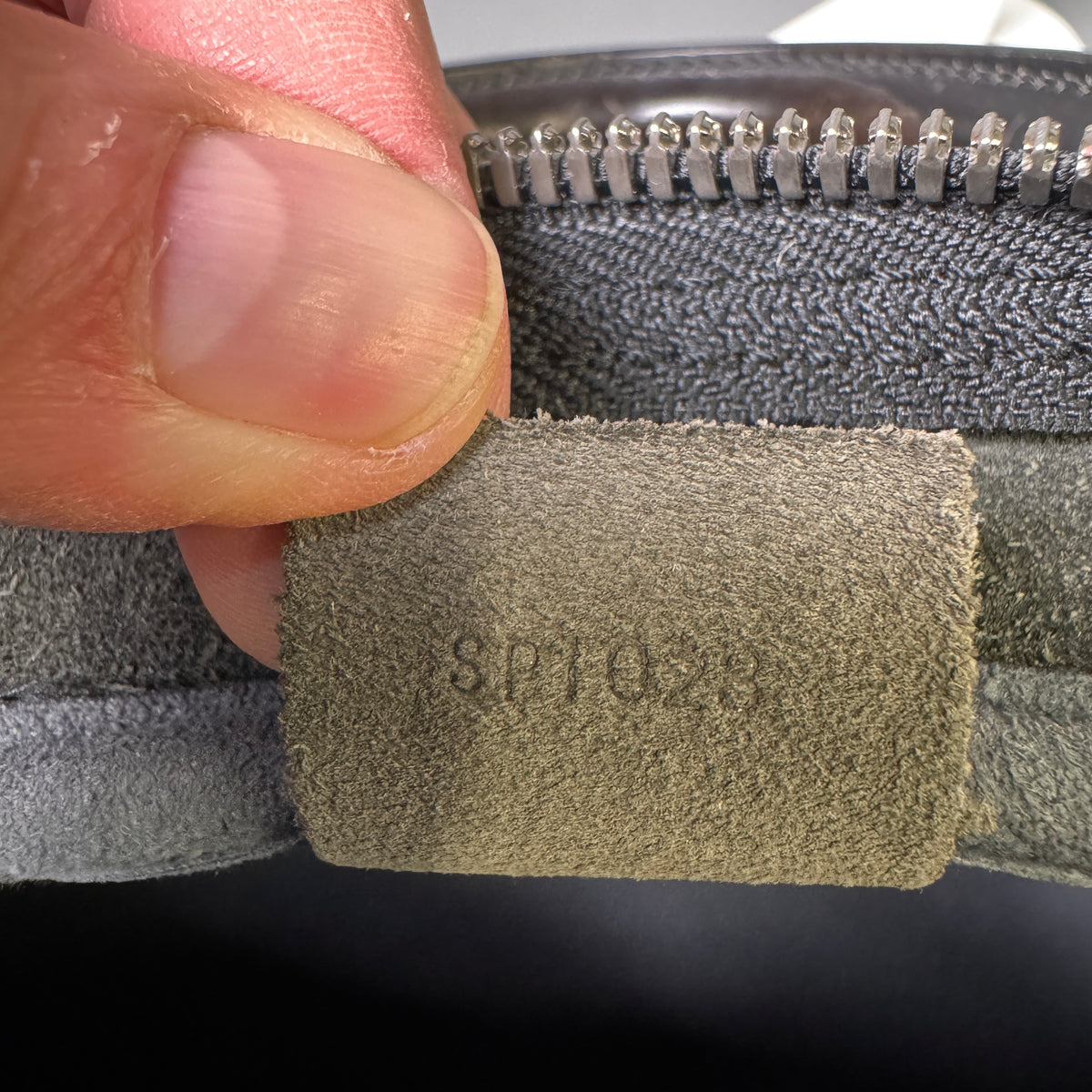 Louis Vuitton Kendall PM Reisetasche Taiga Gris Ardoise, 2003