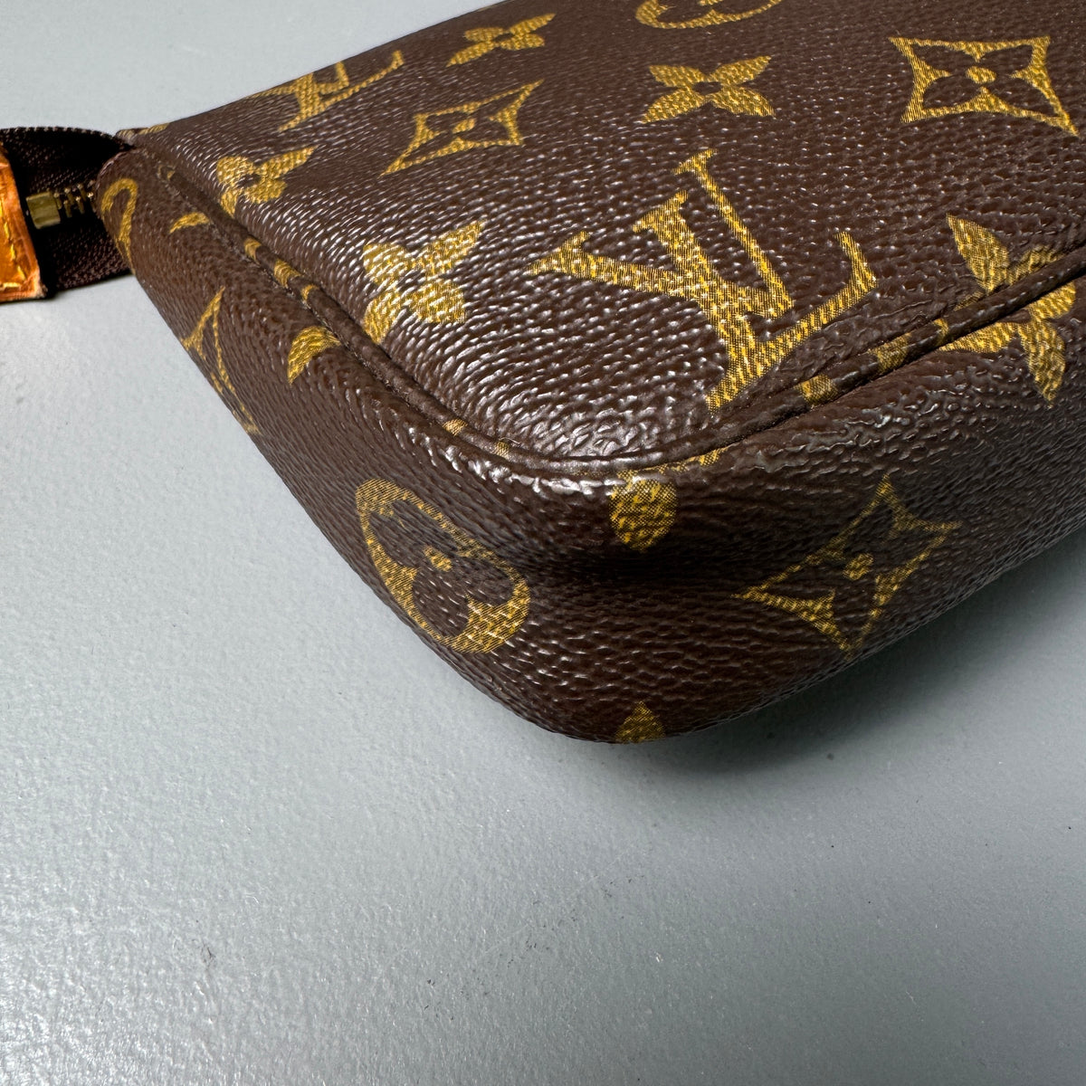Louis Vuitton Pochette Accessoires aus Monogram Canvas, 1999