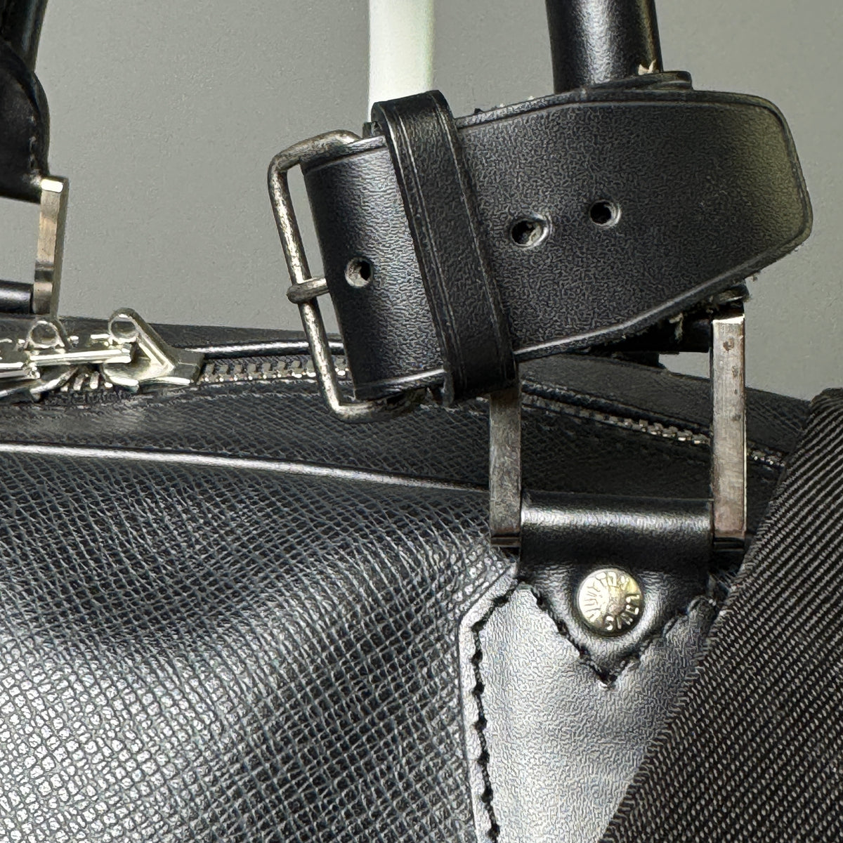 Louis Vuitton Kendall PM Reisetasche Taiga Gris Ardoise, 2000