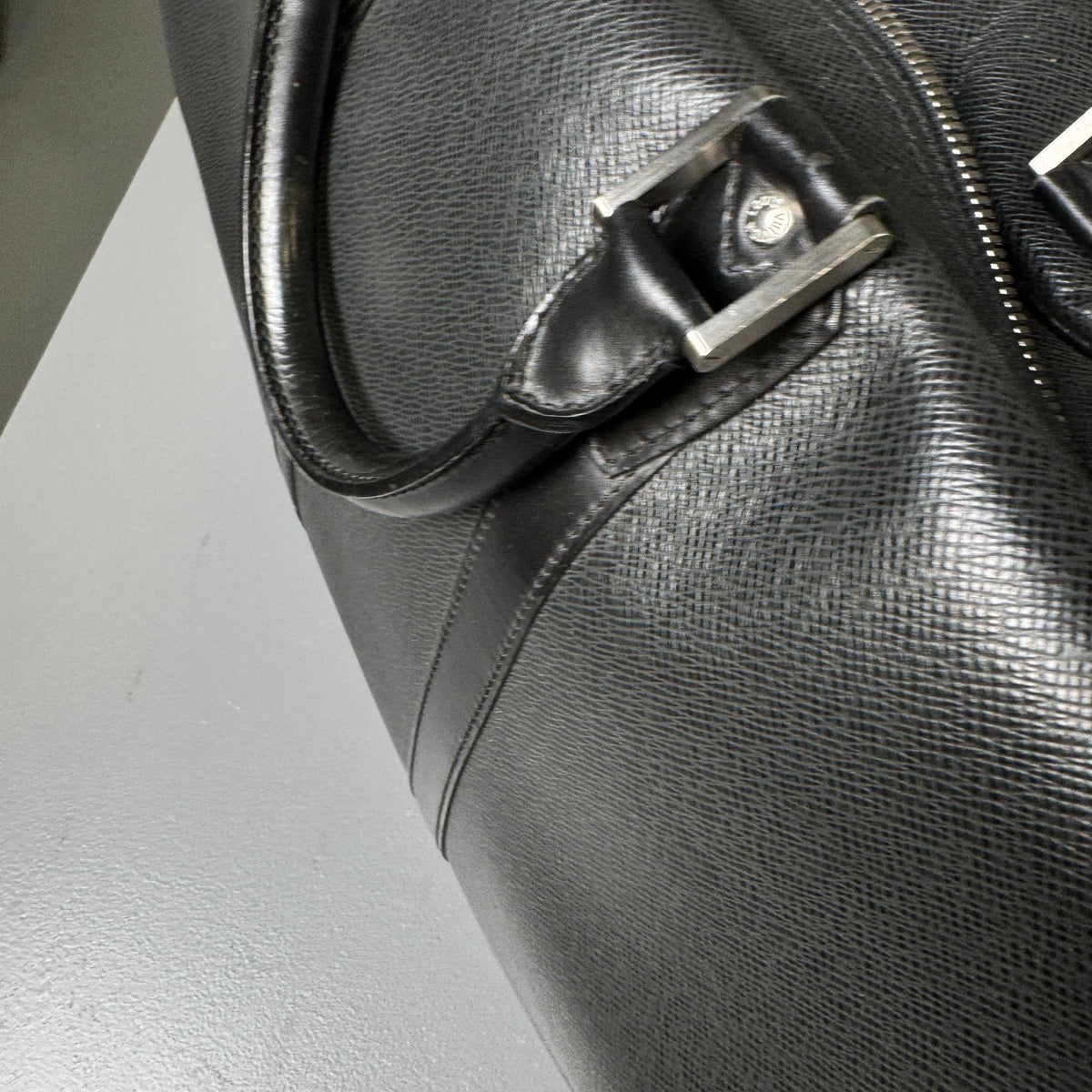 Louis Vuitton Kendall PM Reisetasche Taiga Gris Ardoise, 2003