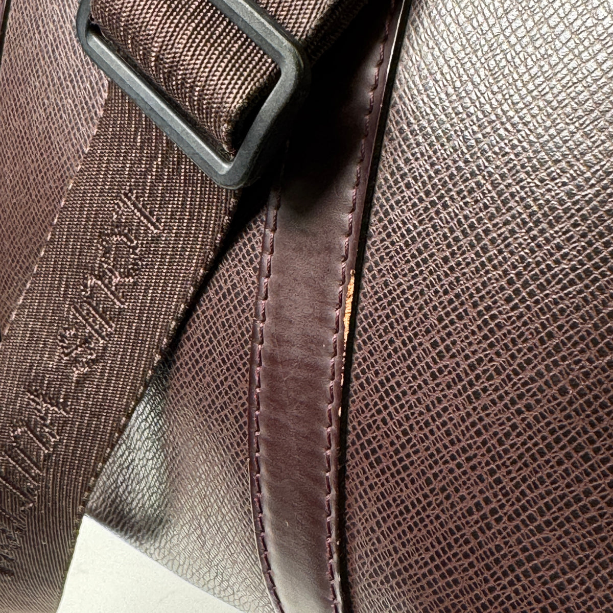 Louis Vuitton Kendall PM Reisetasche Taiga Acajou, 2002