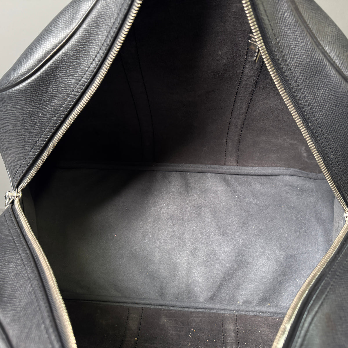 Louis Vuitton Kendall PM Reisetasche Taiga Gris Ardoise, 2000